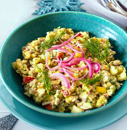 Sałatka śledziowa z kiszonym jabłkiem i koprem włoskim